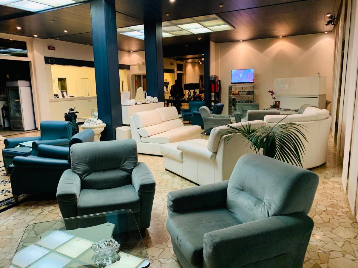 G&D Hotel Deanna Pool&Brunch Milano Marittima Extérieur photo